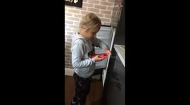 Funny family moment: Mom pranks daughter with vinegar-filled ice cubes