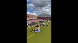 Athlete’s determined spirit could not save the day when the pole gave way