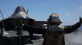 USA: USS Abraham Lincoln Enters USCENTCOM with Advanced Fighter Jets