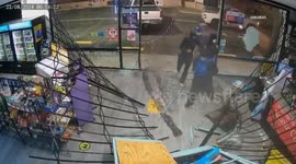 USA: Chatsworth Burglars Slam Truck Into Smoke Shop