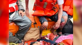 India: Indian rescue team saves pregnant woman trapped by floodwaters