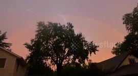 US: Lightning, Rainbow Dazzle Minnesota Sky After Severe Thunderstorms