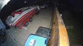 Person falls off boat in Rockwall, Texas after misjudging ladder position