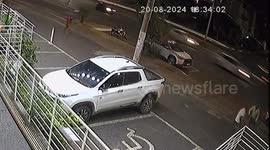 A cyclist desperately fights off a sudden thief to get his bike back and wins