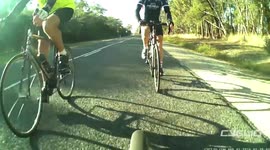 Cycliq Fly6: Near miss on Old Barnawartha Road, Wodonga