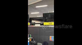 Chile: Man Destroys American Airlines Counter At Santiago Airport With Hammer