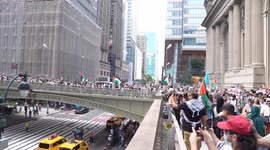USA: Thousands of pro-Palestinian protesters flooded Midtown Manhattan