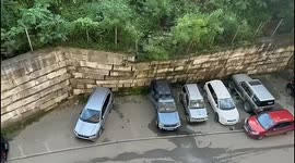 Retaining wall collapse damages seven cars in Vladivostok