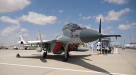 Egypt's 1st int'l airshow kicks off