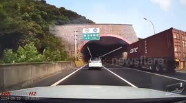 Multiple-car collision in Zhejiang tunnel during morning rush hour
