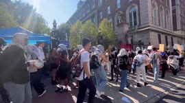 US: Anti-Israel Protesters Interrupt Columbia Uni Classes With Vandalism And Picket Line 3