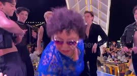 Retirement goals! Chinese grandmother dances with host men in Thailand