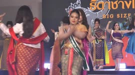 Plus-size beauty pageant proves a hit with larger ladies in Thailand