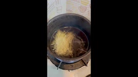 Satisfying glass noodle frying clip goes viral with 5 million views