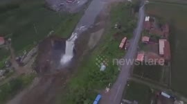 River disappears into hole in China