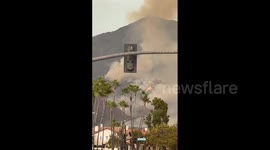 US: Evacuation Orders Issued As Airport Fire Grows Rapidly In Orange County, California 7