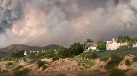 US: Evacuation Orders Issued As Airport Fire Grows Rapidly In Orange County, California 4