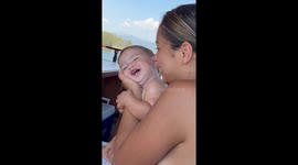 Heartwarming Moment: Baby giggles uncontrollably as mom shows affection (34M tiktok views)