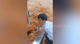 Myanmar floods swamp homes leaving thousands stranded