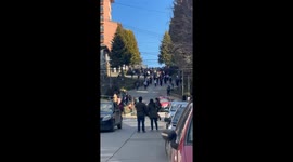 Thrilling race as waiters dash through streets carrying food and drinks in Argentina