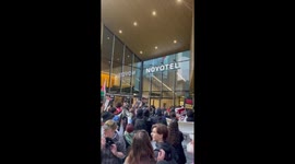 Pro-Palestinian Protesters Rally Outside Weapons Expo in Melbourne  Video Credit - James Conlan  On Wednesday, September 11, thousands of pro-Palestinian protesters converged in Melbourne, Australia, to oppose the Land Forces International Land Defence Ex