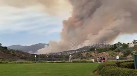 Video shows aircraft flying near Airport Fire in Dove Canyon