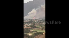 Video shows Airport Fire burning near homes in Robinson Ranch