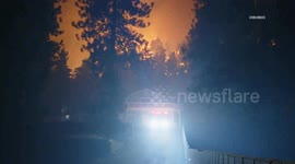 USA: Wrightwood Bridge Fire Threatens Homes