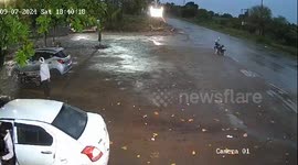 Indian waiter clings to car for a MILE to catch dine-and-dash group