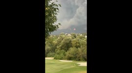 Robinson Ranch: Destructive Airport Fire engulfs mountain area and creates massive smoke column
