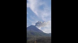 Mount Lewotobi spews volcanic ash as high as 1000 meters in Indonesia