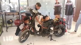 Extraordinary, students in Indonesia convert oil-fueled motorbikes into environmentally friendly electric motorbikes