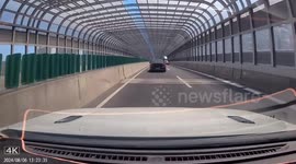 Driver dozes off in hot weather, crashes into guardrail in Shanghai, China