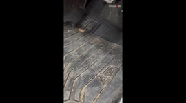 Man brings an old rubber mat back to life with easy cleaning process