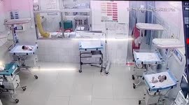 Chilling moment newborn baby 'is stolen from hospital ward' in India