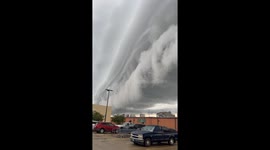 Massive Shelf Cloud Rolls In Over Monroe, LA