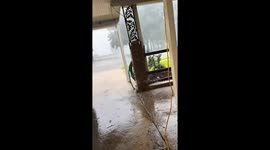Hurricane Francine destroys awning during livestream