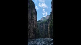 Explore the beautiful scenery of the Baquan Gorge in China