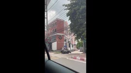 Kind passerby lifts motorcycle off injured rider
