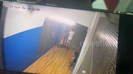 Prisoners escape from cell and locks policeman inside