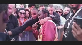 THE GOAT- TERRENCE CRAWFORD GETS MOBBED BY FIGHT FANS AT JOSHUA VS DUBOIS WEIGH IN, IN LONDON.