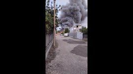 The Fantasy Dance dance school in Maddaloni is on fire, fortunately the school was closed and no injuries were reported, two fire brigade teams are working to put it out