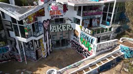 US: Graffiti Mansion in Los Angeles