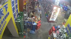 Hungry supermarket clerk tries to escape with bowl of soup during earthquake