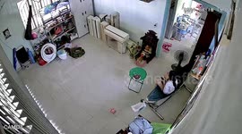 Snake slithers into room in Tien Giang, Vietnam
