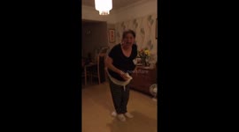 Mother screams after spider crawls on her arm in Birmingham