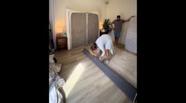 Gifted rag surprises with mouse encounter