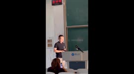 Wild magpie wows Chinese teacher and students by controlling teaching powerpoint