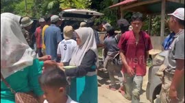 Gold mine landslide kills 15 with 25 still trapped