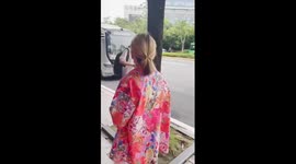 British blogger amazed by driverless minibus ride in China's Guangdong